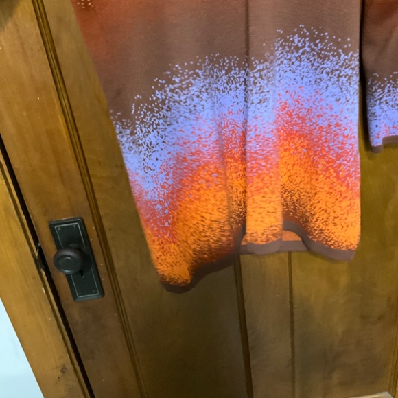 3/4 Sweater - Picture 2 of 8